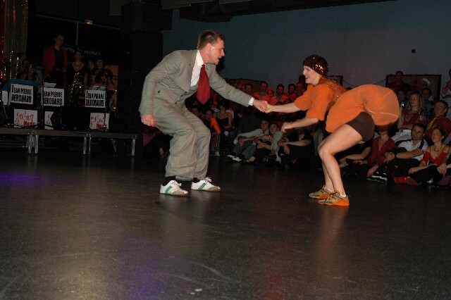 min 2005 11 12 fous swing 269